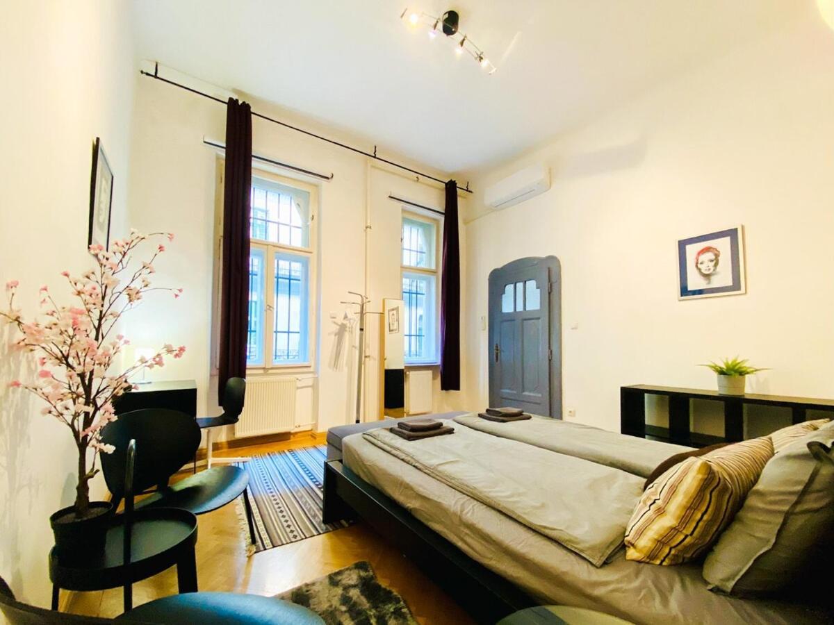 Huge Family Friendly 2br Downtown - Deco House * Budapesta